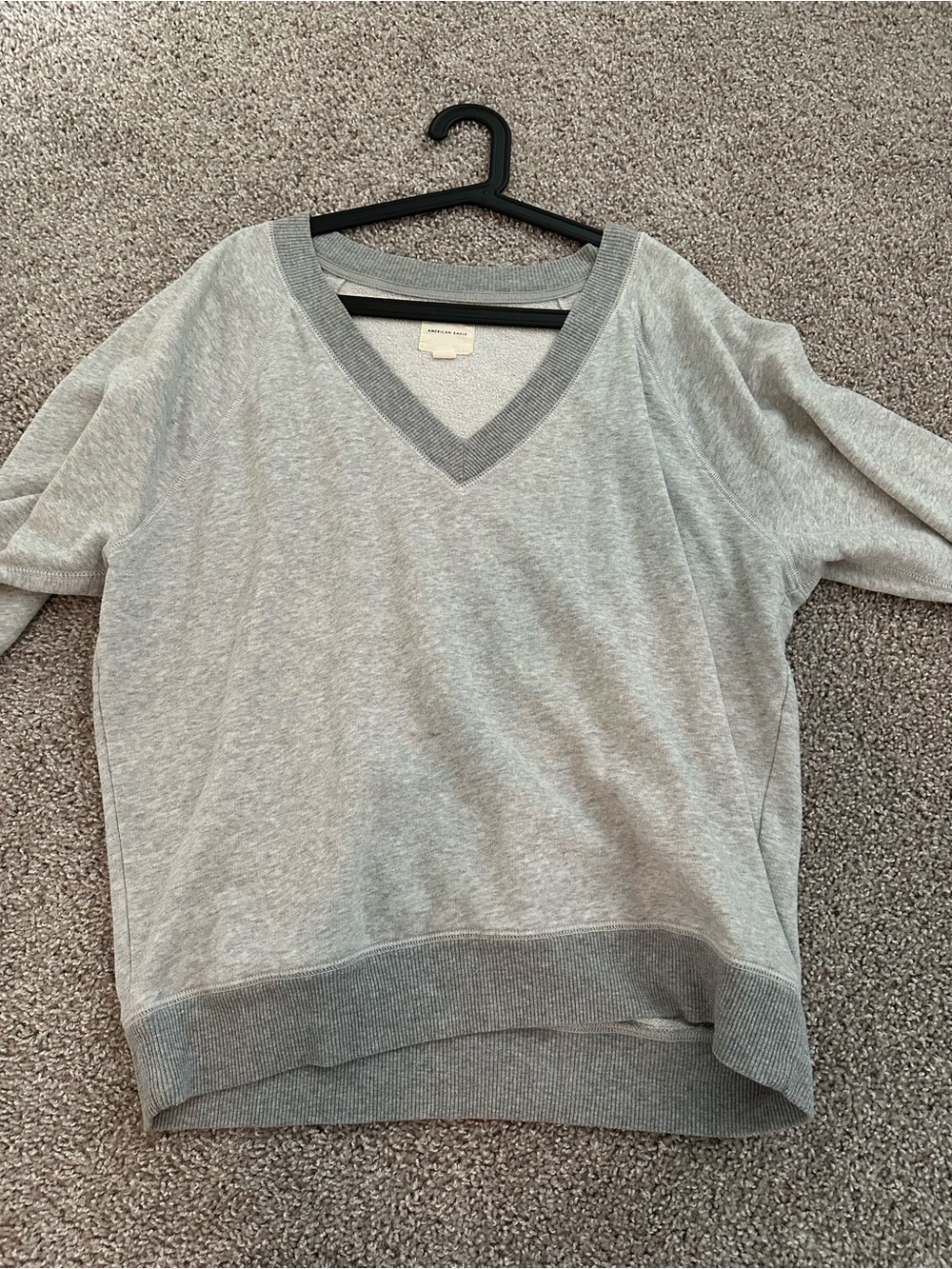 American Eagle Outfitters Light Gray V-Neck Pullover Sweater
